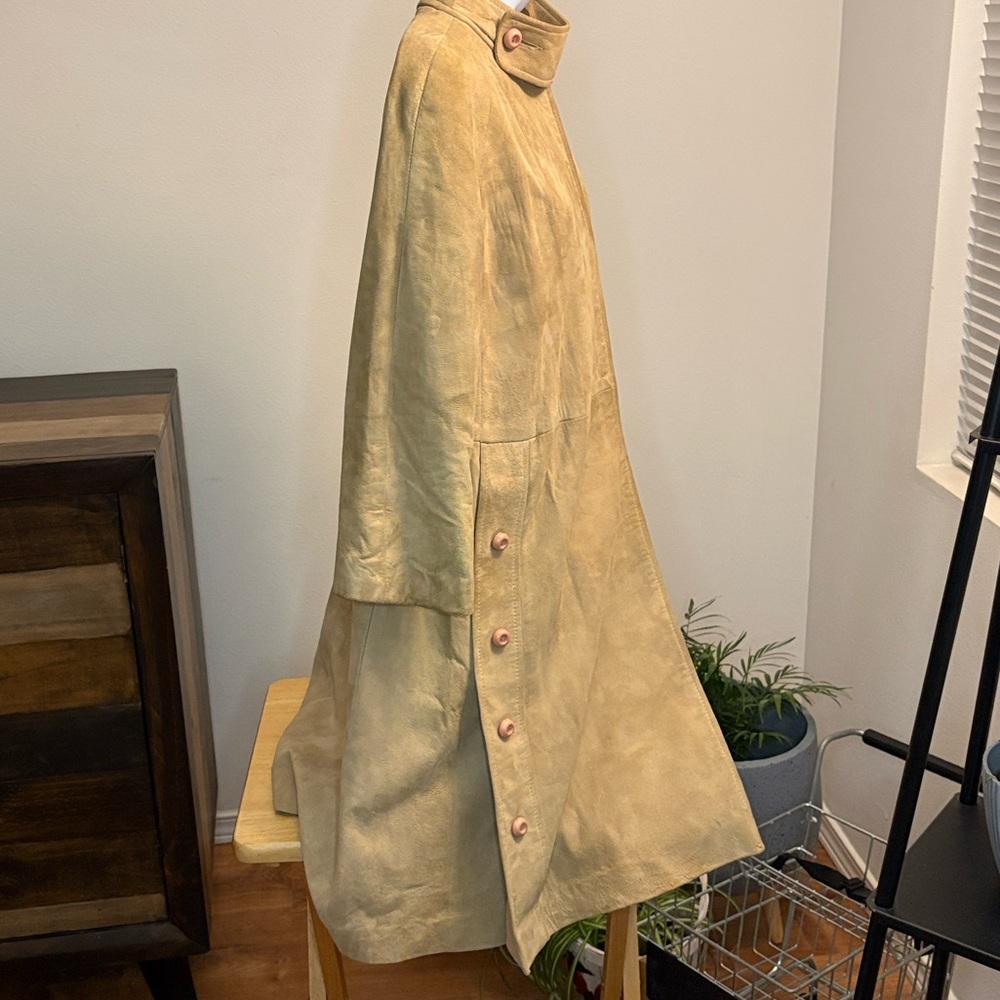 Vintage Elegant Suede Tan Women's Coat Size Small - Picture 5 of 14
